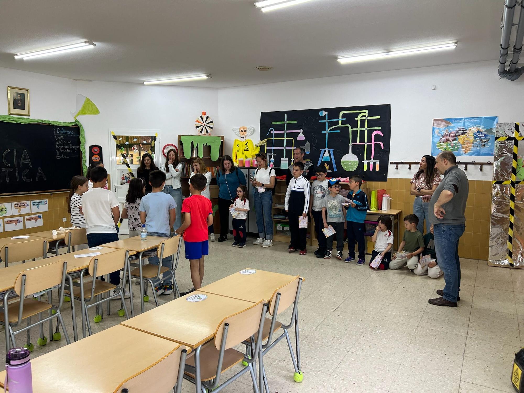 Feria de la Ciencia en el colegio Corazón de María