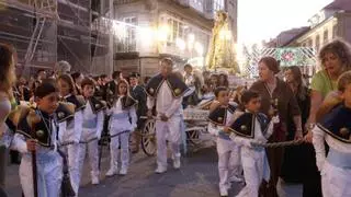 Procesión nocturna de La Peregrina por las calles de Pontevedra