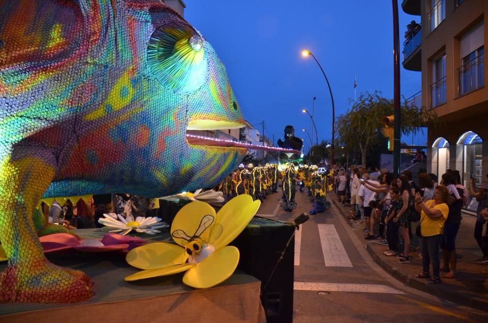 Primera Rua de Carnaval d''Estiu, a l''Escala