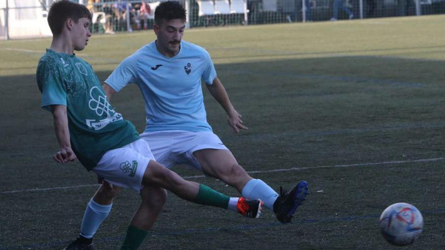 Una acción del Beluso-Campo Lameiro de ayer. |  // SANTOS ÁLVAREZ