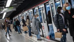 Un convoy de metro de Barcelona, en la L5.