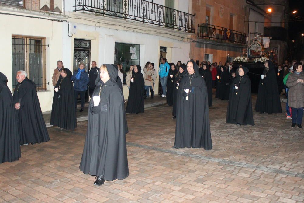 Fuentesaúco acompaña a la Virgen de los Dolores