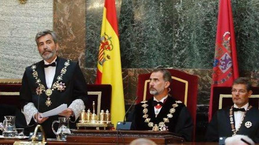 José Manuel Maza, fiscal general; Carlos Lesmes, president del TS; el rei Felip VI i el ministre Rafael Català