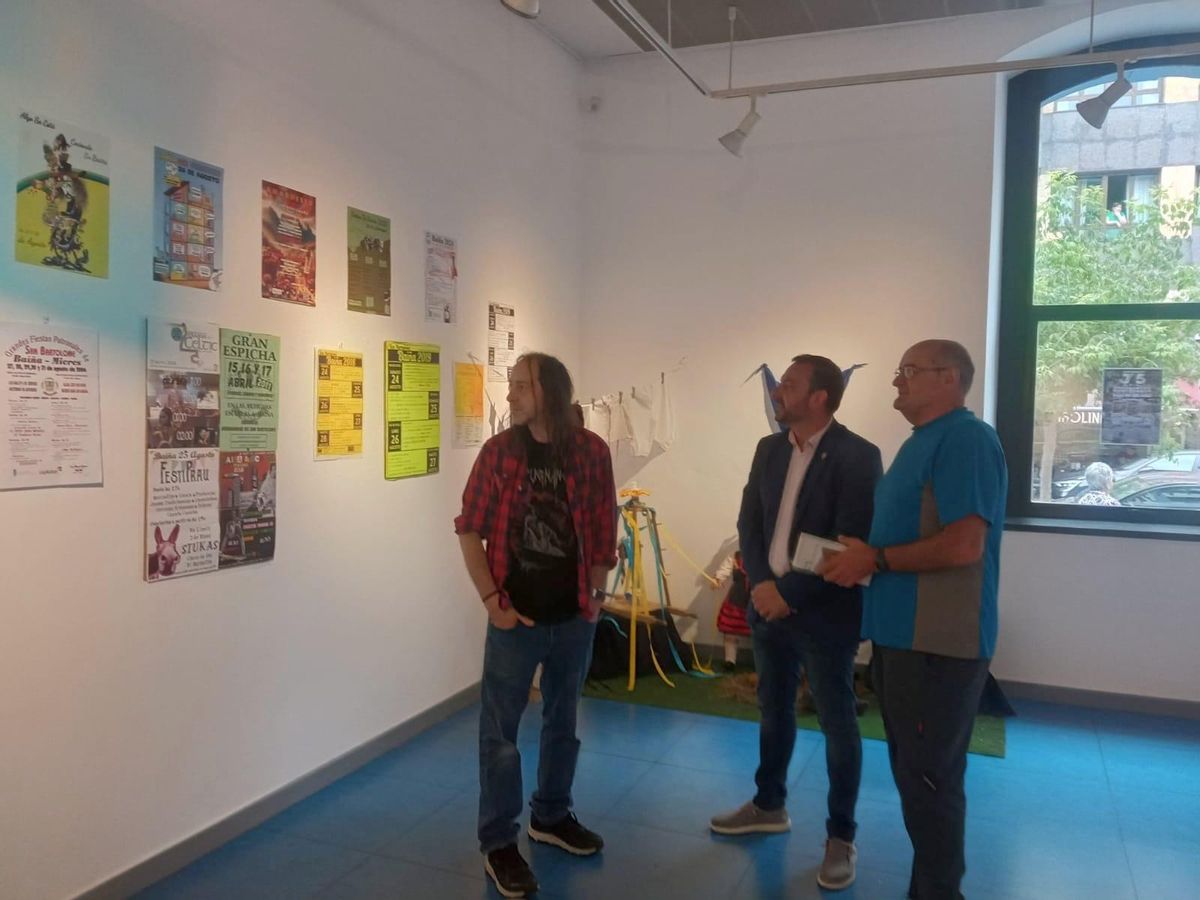 El alcalde de Mieres, Manuel Ángel Álvarez, visita la exposición