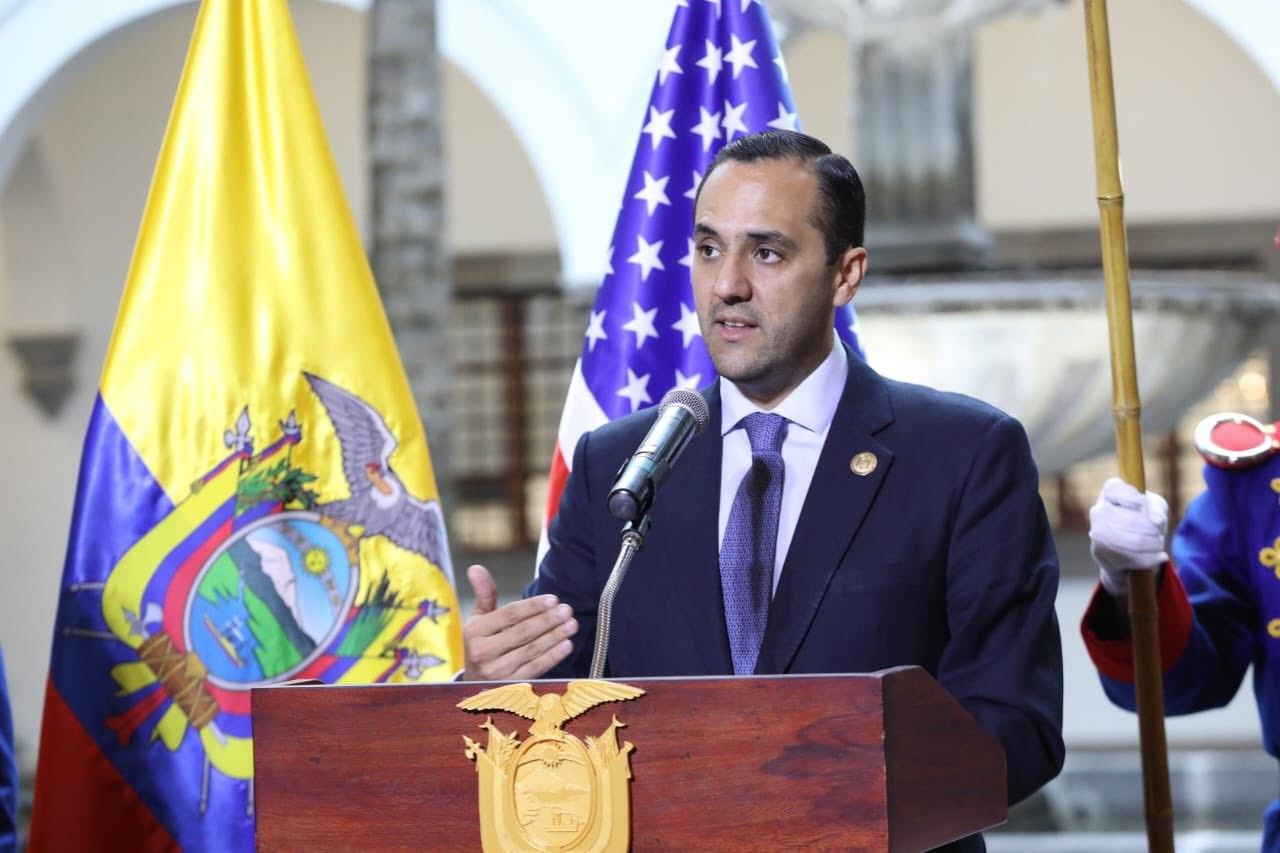ministro relaciones exteriores ecuador juan carlos holguin