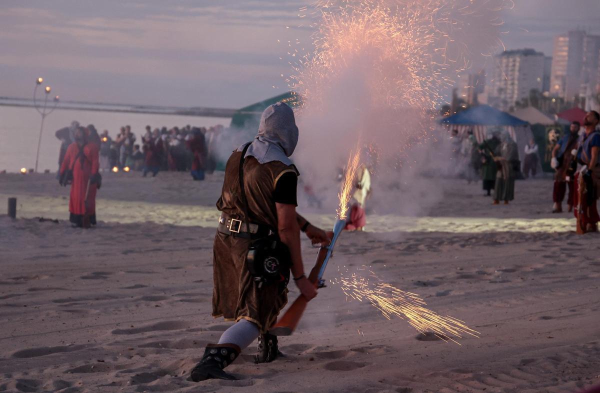 Desembarco Moro por las fiestas de Moros y Cristianos de el Campello
