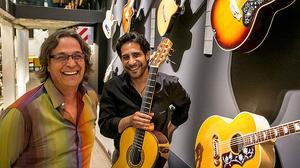 Chano Domínguez i Niño Josele interpreten ’Lua branca’ en acústic. Gravat a Aclam.