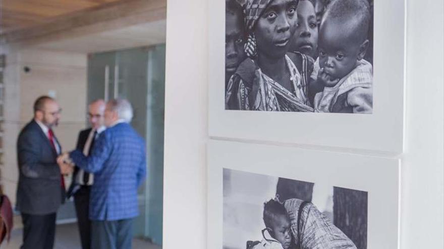 Miradas y abrazos de esperanza, en la exposición ‘África, con rostro de mujer’