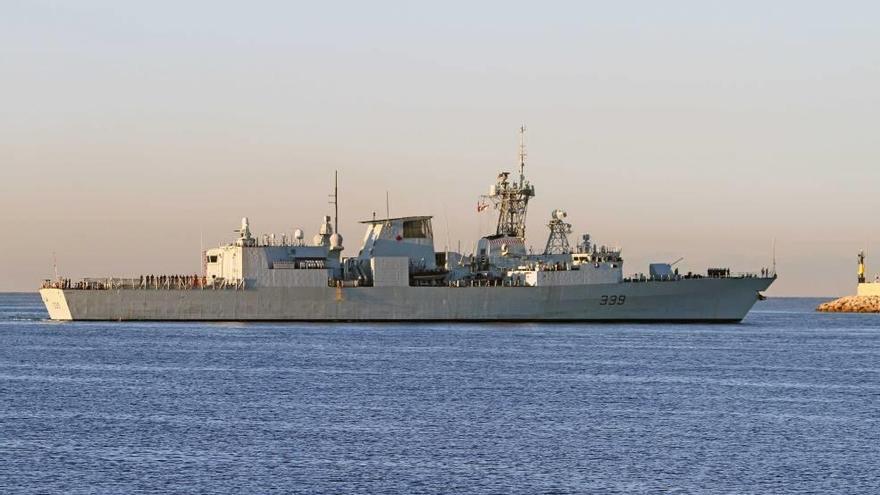 El barco de guerra &#039;Charlottetown&#039;.