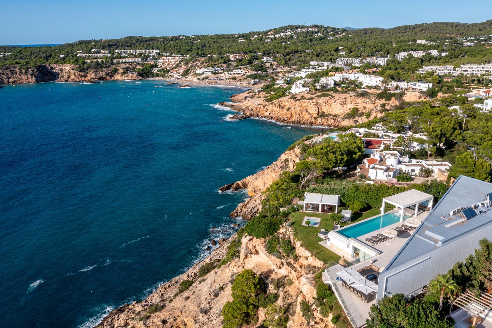 Sale a la venta por 16,5 millones una espectacular villa de Ibiza