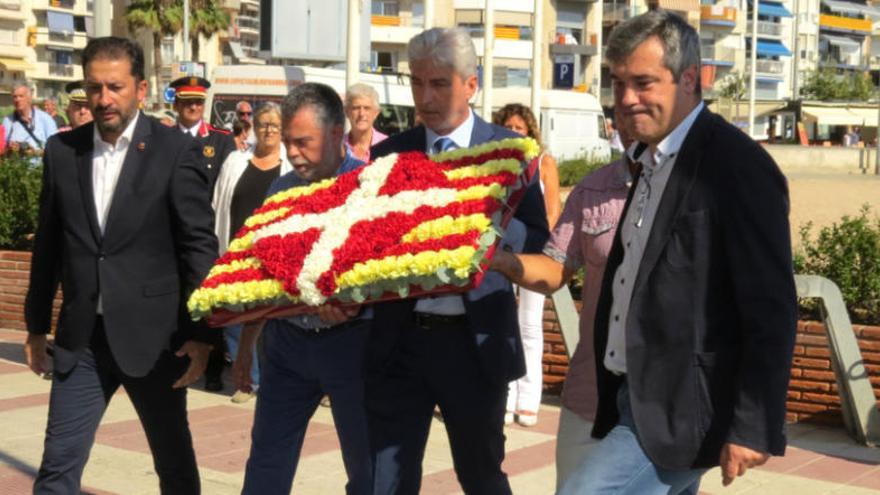 Blanes celebra la Diada una ofrena floral a Lluís Companys