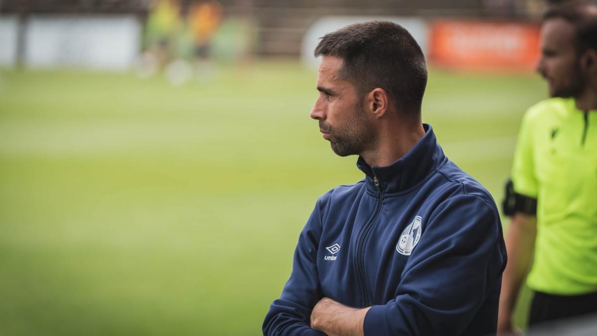 Albert Blázquez, serio durante el partido que certificó el descenso del Olot