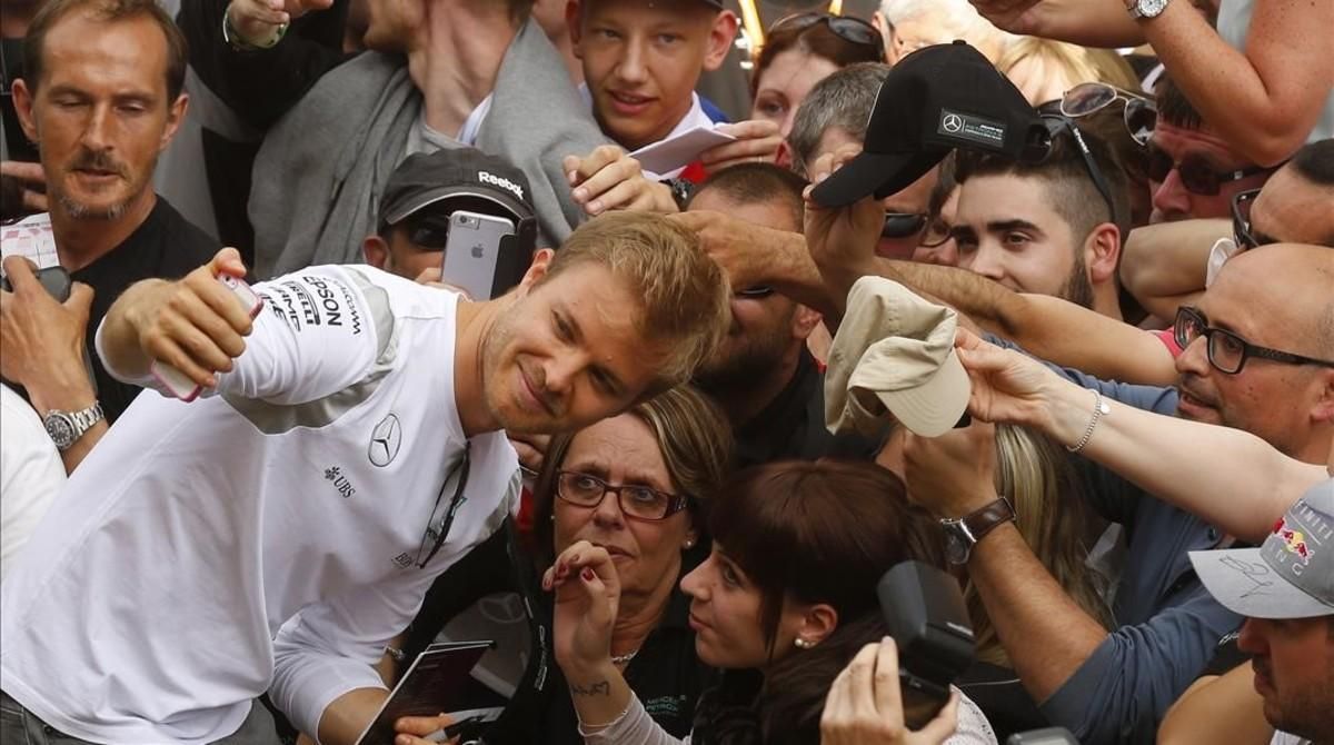 jcarmengol33852312 mercedes driver nico rosberg of germany takes a pi160512183835