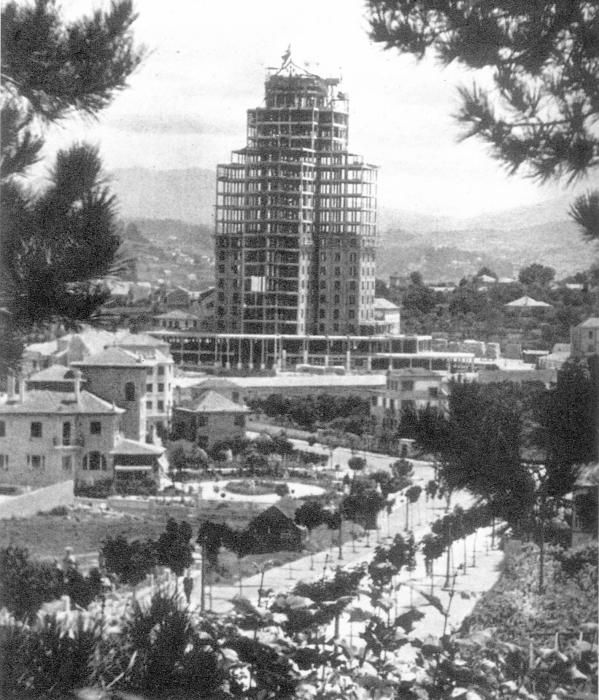 El Hospital Xeral, primer rascacielos de Galicia