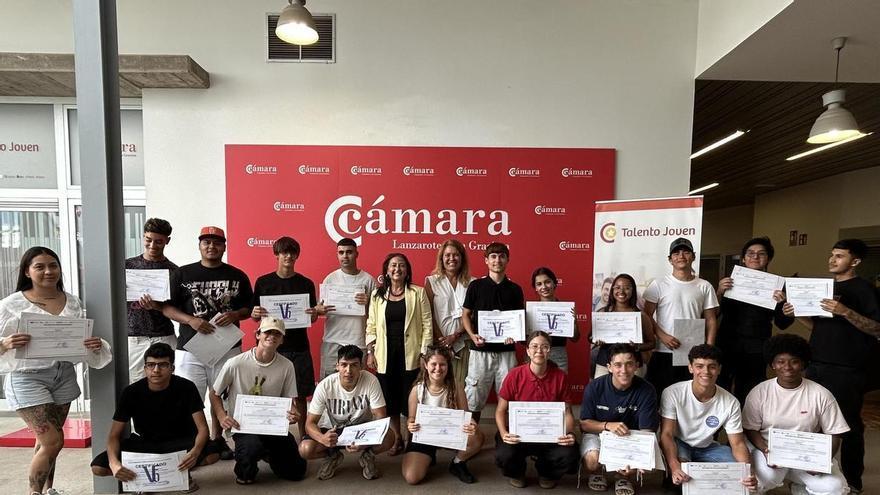 22 jóvenes de Lanzarote se forman en socorrismo acuático para mejorar su acceso al empleo