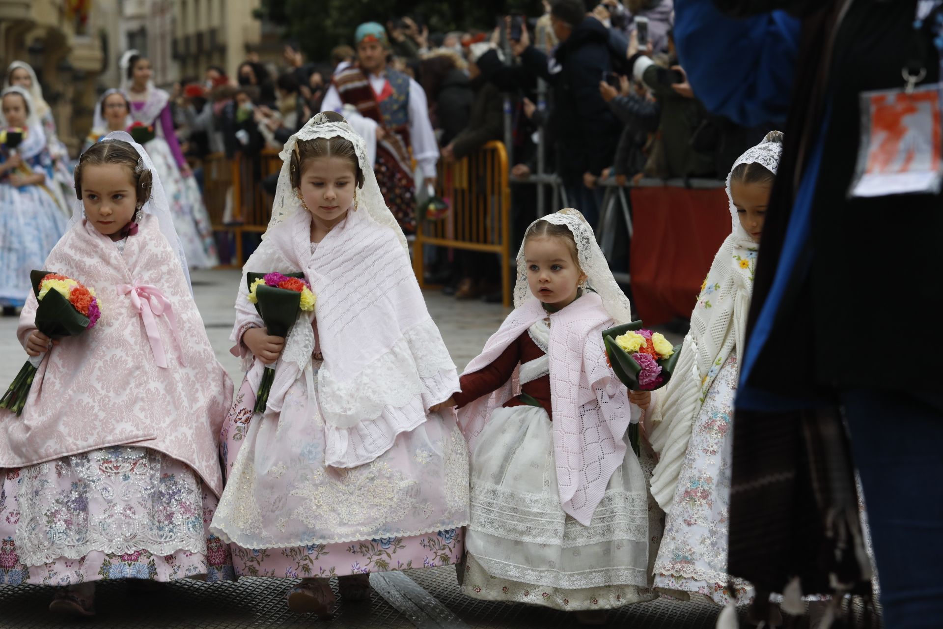 Búscate en el primer día de Ofrenda por la calle Quart (entre las 115.30 y las 17.00 horas)
