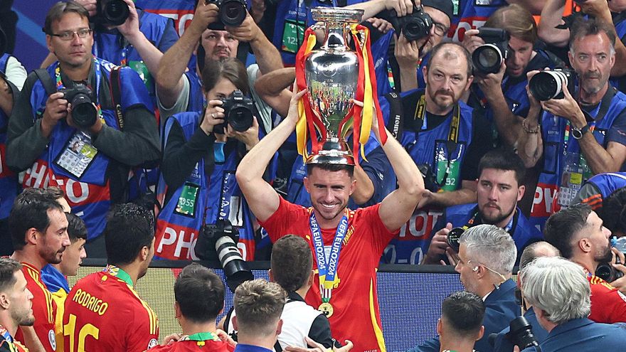Laporte: &quot;El día que eliminamos a Alemania salimos convencidos de que ganaríamos la Eurocopa&quot;