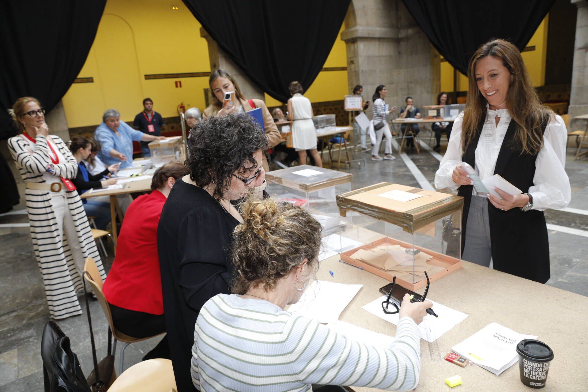 Las mejores imágenes de la jornada electoral del 28M en Asturias