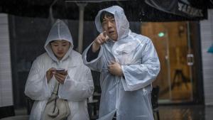 La lluvia azota la ciudad de Barcelona este lunes