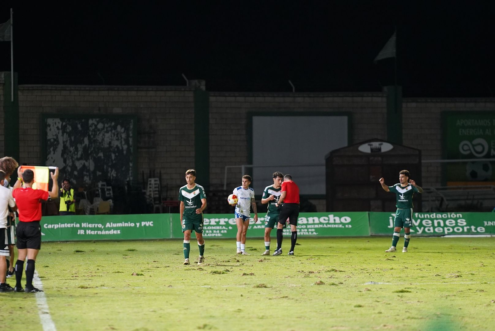 Las imágenes del Cacereño-Tenerife