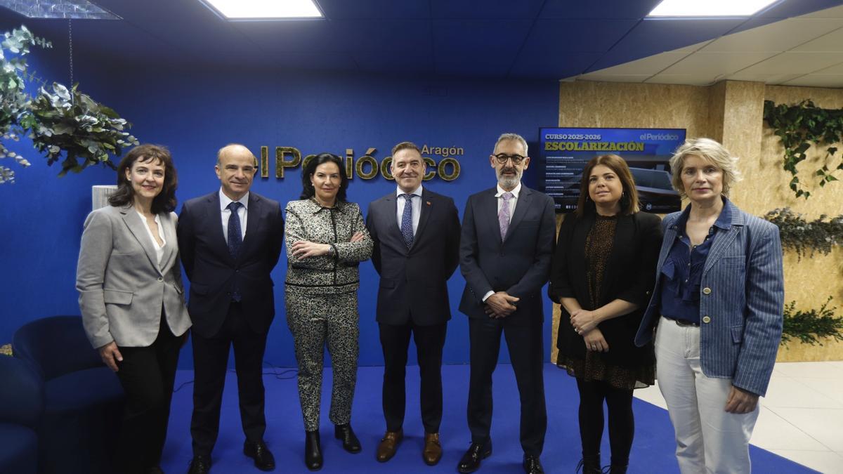 Inmaculada Zamorano (CPIFP Corona de Aragón), Javier Cendoya (Grupo Edelvives), Mar Martín (Colegio Compañía de María), Luis Mariano Mallada (Gobierno de Aragón), Miguel Cendegui (Colegio Británico de Aragón), Alicia Panzano (CEE Atades-San Martín de Porres) y Marta Cagigas (EL PERIÓDICO DE ARAGÓN).