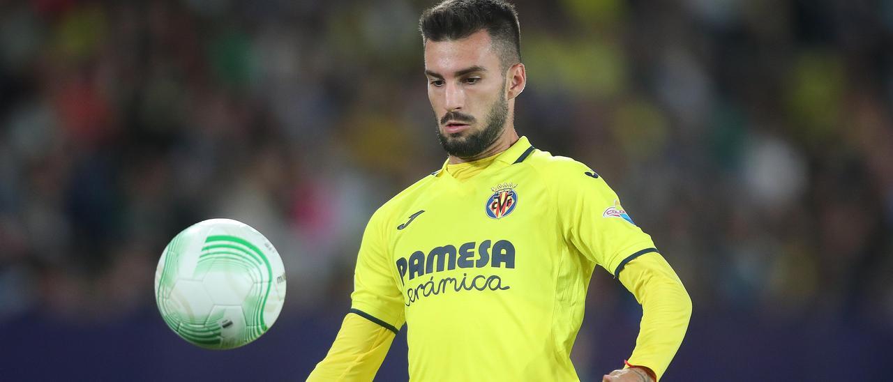 Álex Baena renovó por el Villarreal en noviembre del 2020 hasta el 30 de junio del 2025.