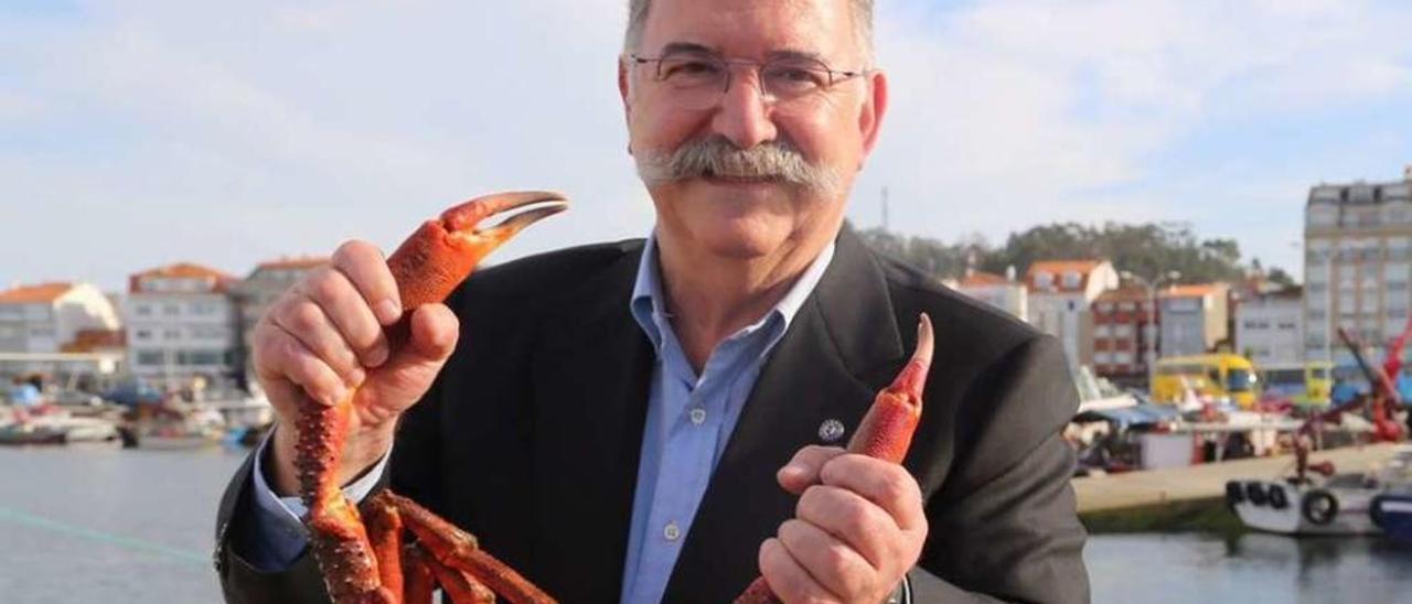 Pedro Subijana Reza fue recibido ayer por la tarde en el puerto de O Corgo (O Grove). // Muñiz