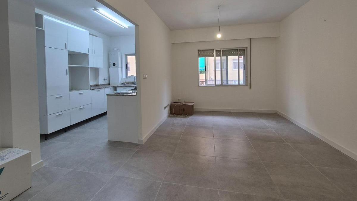 un piso reformado de más de 100 metros cuadrados y cerca del centro por 166.000 euros un piso reformado de más de 100 metros cuadrados y cerca del centro por 166.000 euros