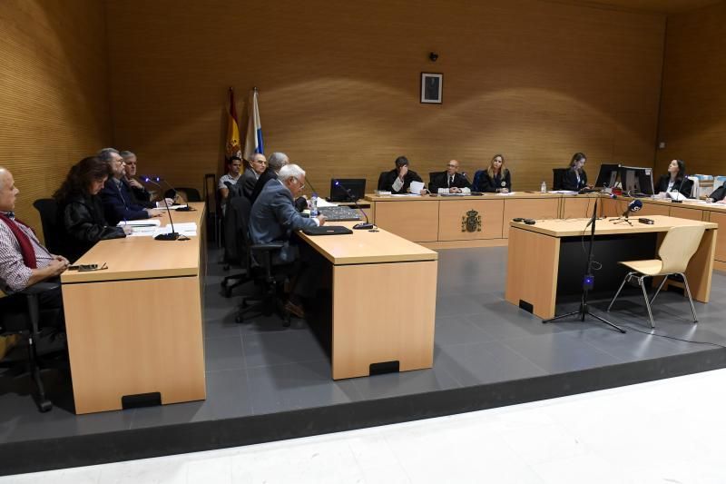 GRAN CANARIA 22-10-2018  LAS PALMAS DE GRAN CANARIA.  Juicio por el caso Palmera. Inicio del juicio por el caso Palmar por presunta prevaricación administrativa.  FOTOS: JUAN CASTRO  | 22/10/2018 | Fotógrafo: Juan Carlos Castro