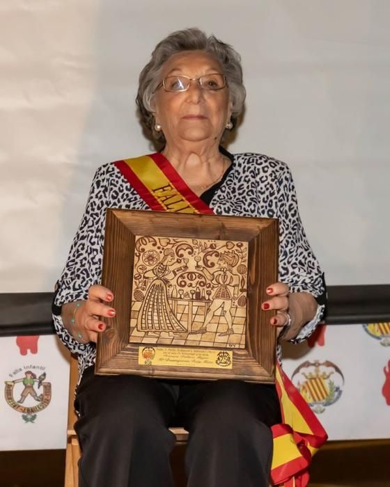 Homenaje a Desamparados Roig, fallera mayor de Joaquín Ballester de 1945