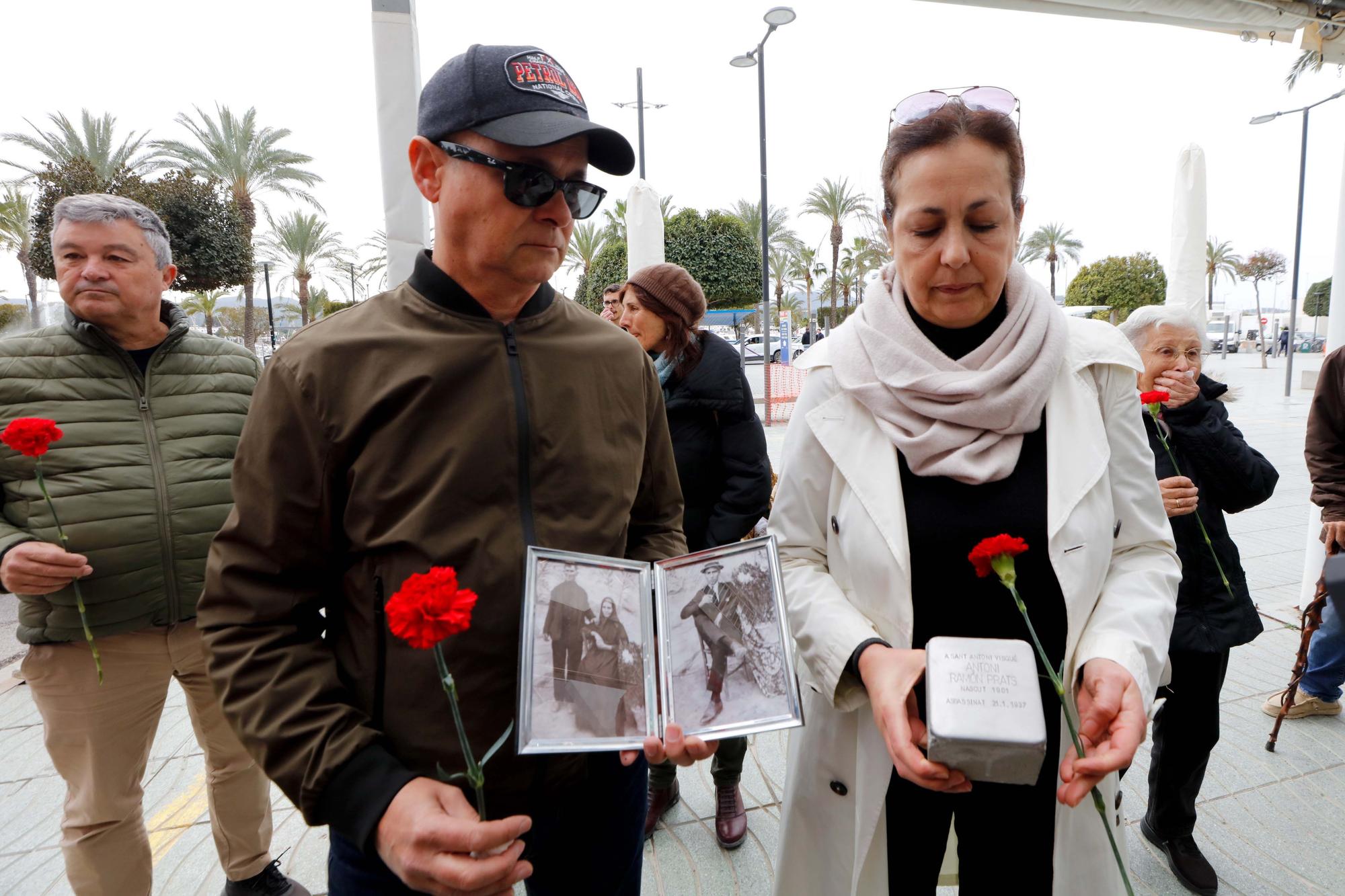 Galería de imágenes de los recuerdos de los asesinados por los fascistas en Ibiza