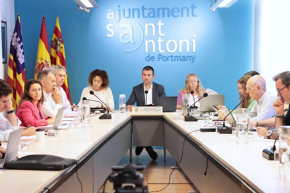 Pleno del mes de abril de Sant Antoni, este jueves