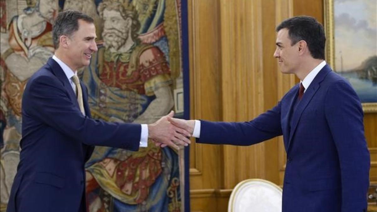 El Rey recibe a Pedro Sánchez en el palacio de la Zarzuela.