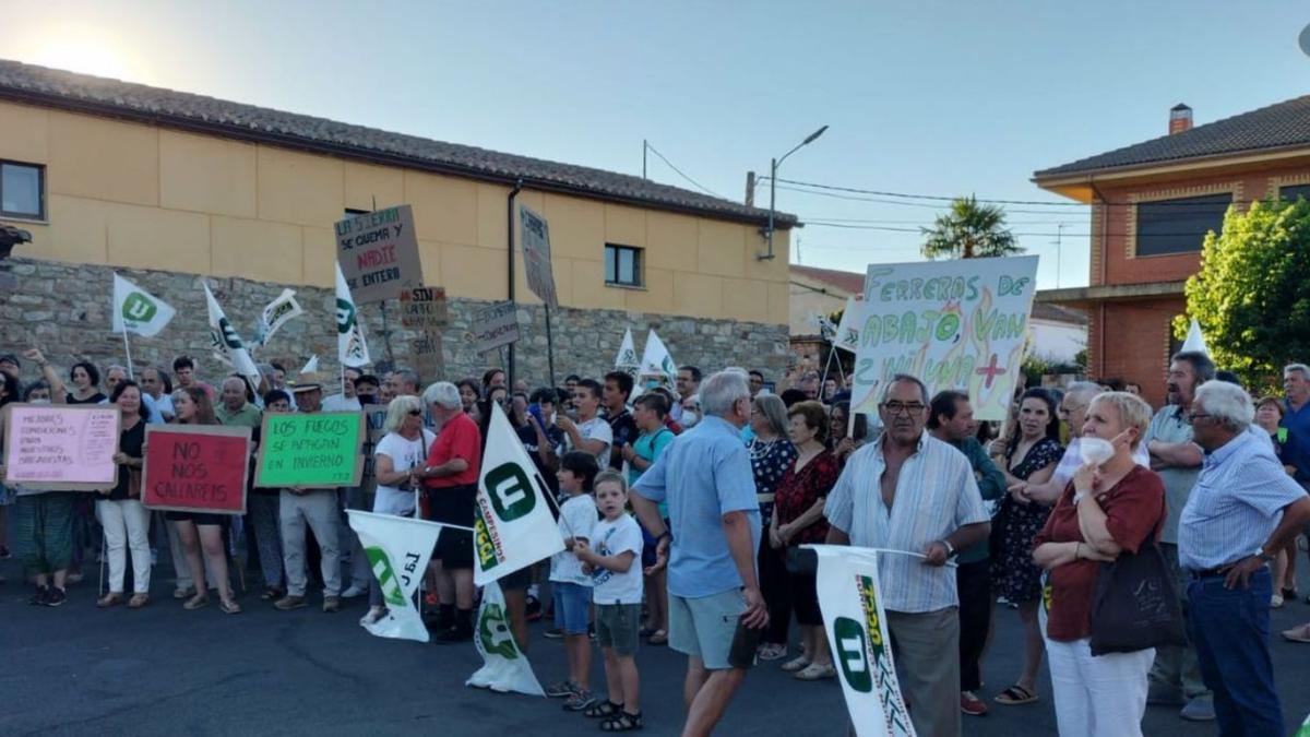 Ferreras se moviliza por el fin de los incendios | UCCL