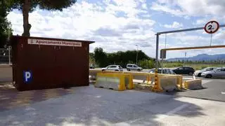 Cullera habilita 1.755 plazas de aparcamiento para verano a la espera de soluciones para evitar la sobresaturación
