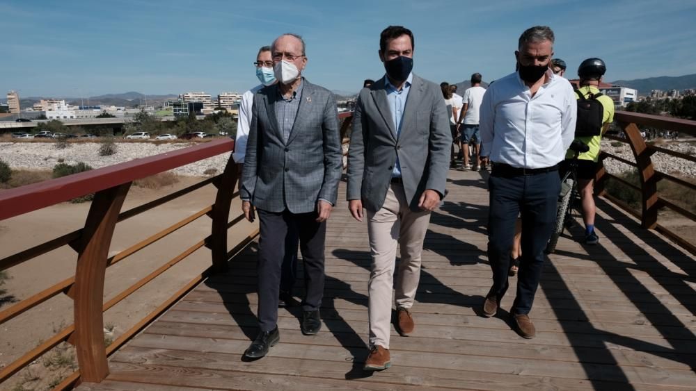 Inauguración de la pasarela peatonal sobre el río Guadalhorce, en Málaga.