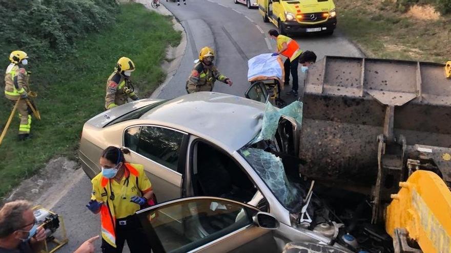 Ferit crític un conductor en un accident a Breda