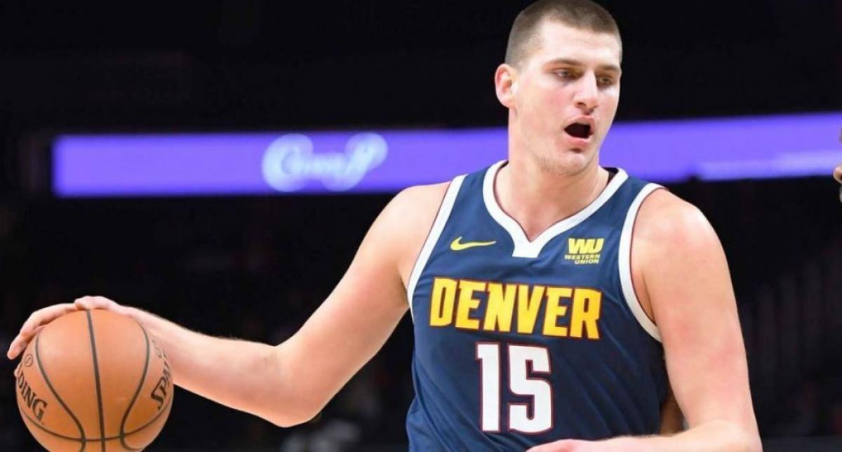 Nikola Jokic durante un partido de Denver Nuggets.