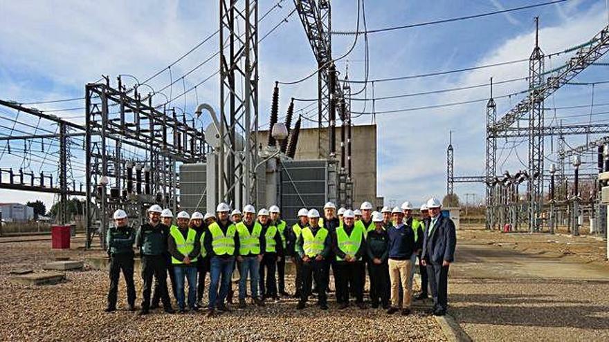 Agentes de la Policía Nacional, Municipal y Guardia Civil reciben formación sobre riesgos eléctricos