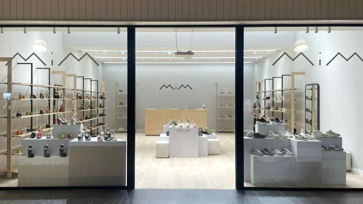 La marca de calzado madrileña MIM inaugura su segunda tienda, ahora en Sevilla.
