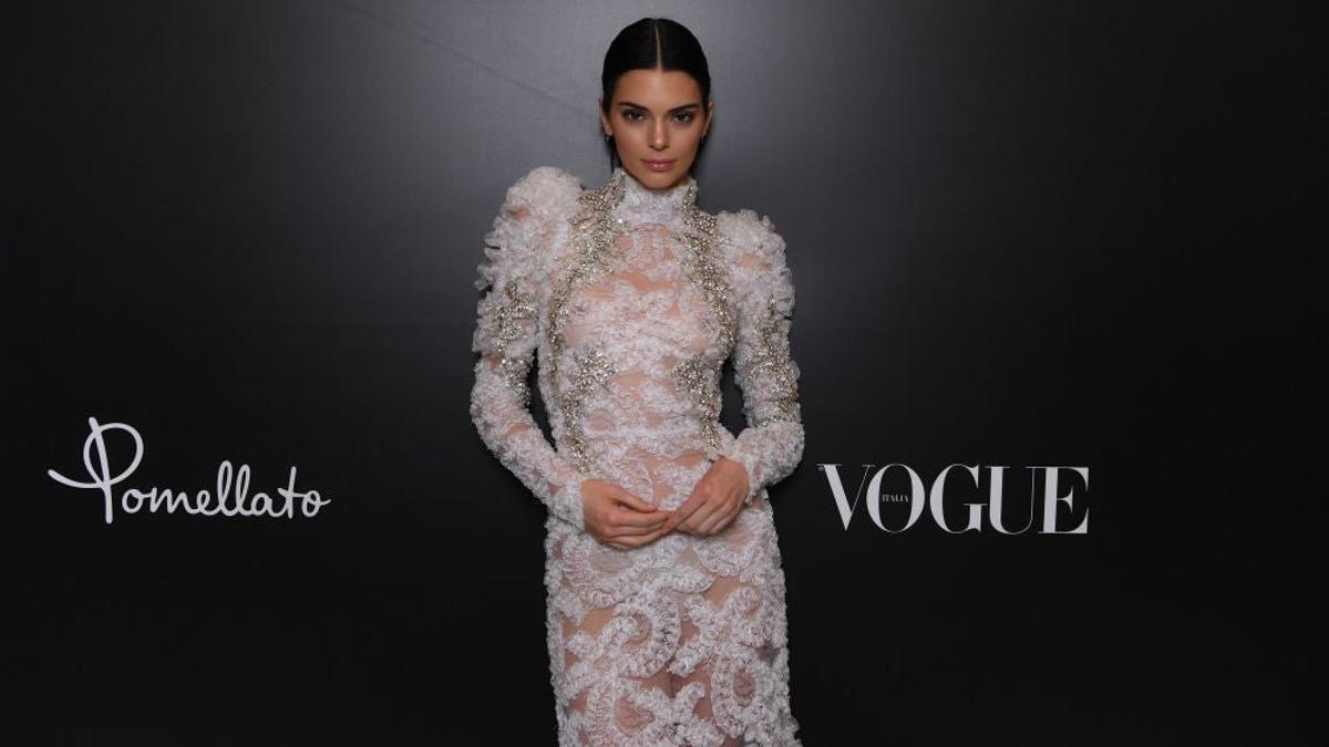 Kendall Jenner reina en una fiesta en la Semana de la Moda de Milan con un vestido de Franceso Scognamiglio