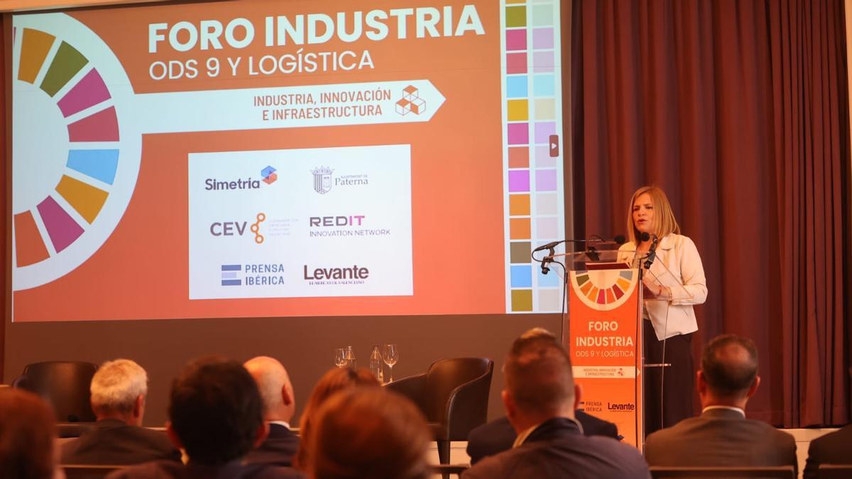 Pilar Bernabé, delegada del Gobierno, en su intervención en el foro 'Industria, ODS 9 y logística'.