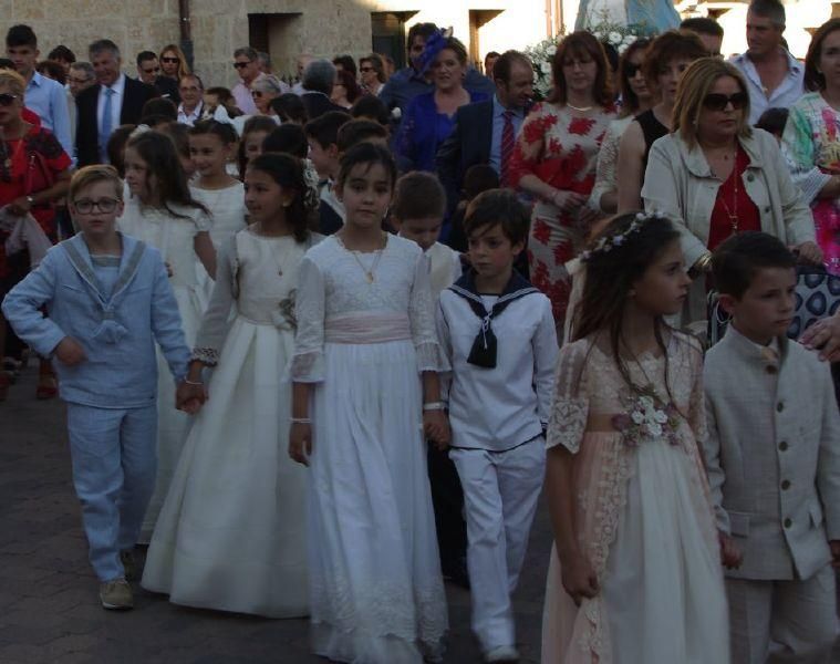 Fuentesaúco arropa a la Virgen de la Antigua