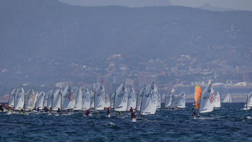 Aspecto de la regata inicial de la Bufete Frau.