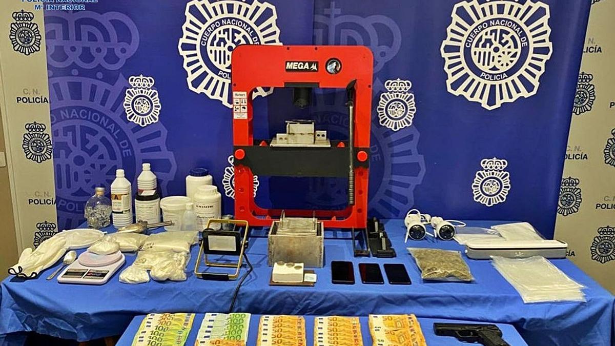 Efectos intervenidos a la organización internacional de narcotraficantes. | INFORMACIÓN