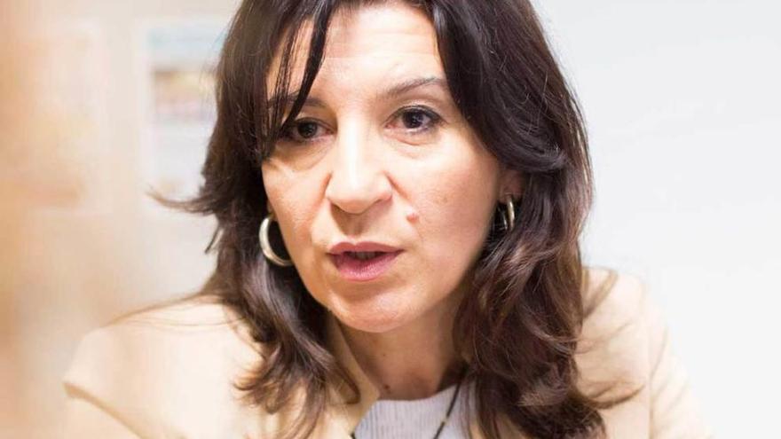 &quot;La transparencia hay que practicarla&quot;, responde Maniega a Mercedes Fernández