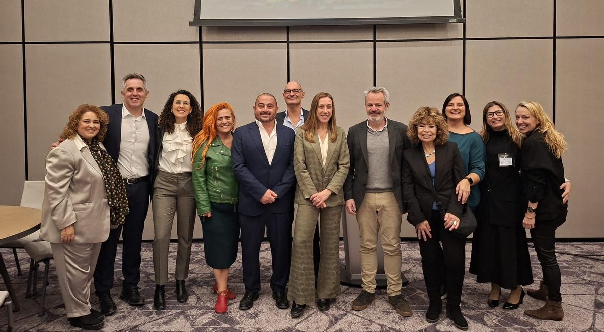Representantes de las Islas Baleares, junto a los organizadores de la acción.