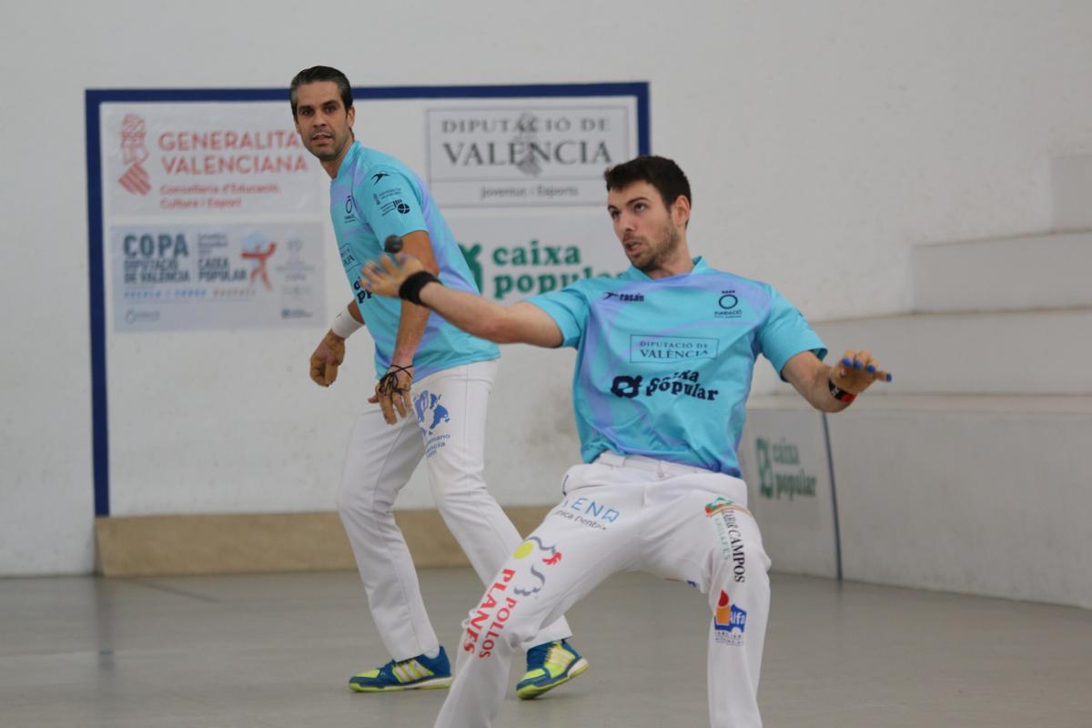 A partir del 35-30, De la Vega i Javi (foto) van adjudicar-se els següents cinc jocs en una partida on Carlos no va tenir el seu millor dia.