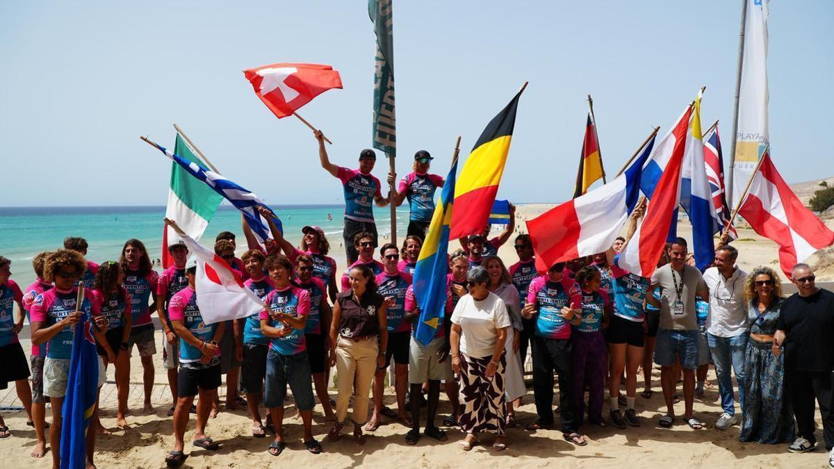 Sotavento abre el 38º Campeonato del Mundo de Windsurfing