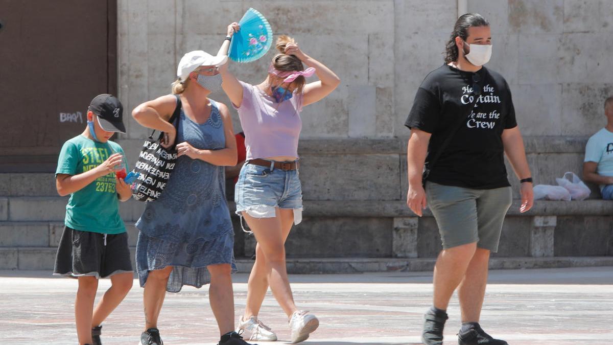 Calor sofocante en Valencia: Aemet marca máximas de hasta 44,5º en el interior.